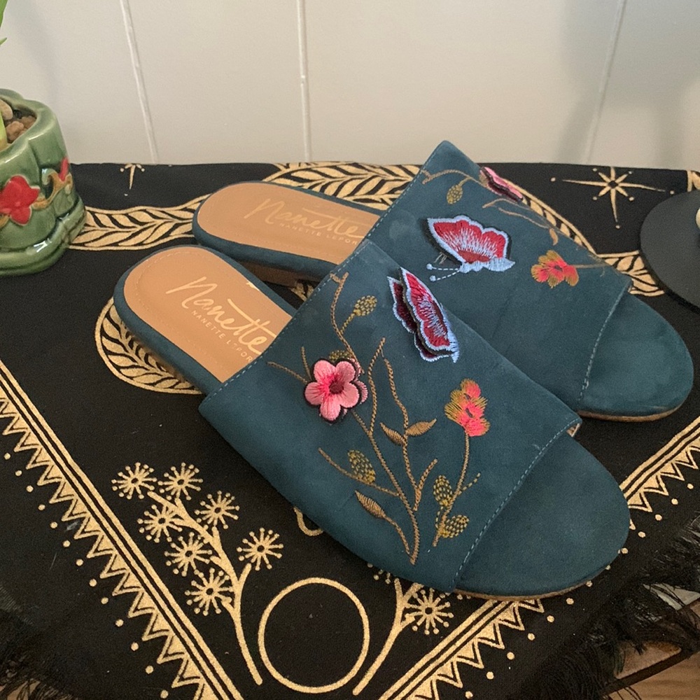 Women’s slip on sandals